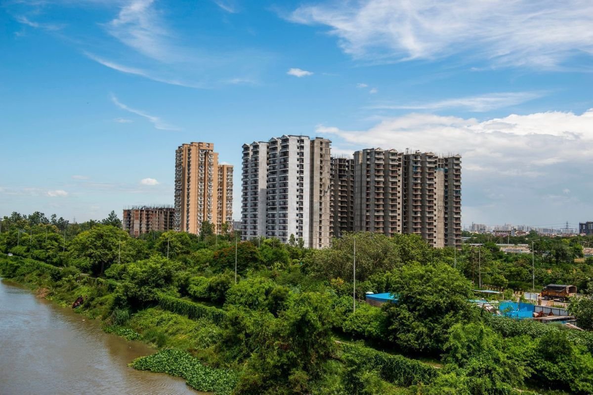 Mathura to Ghaziabad Taxi Service